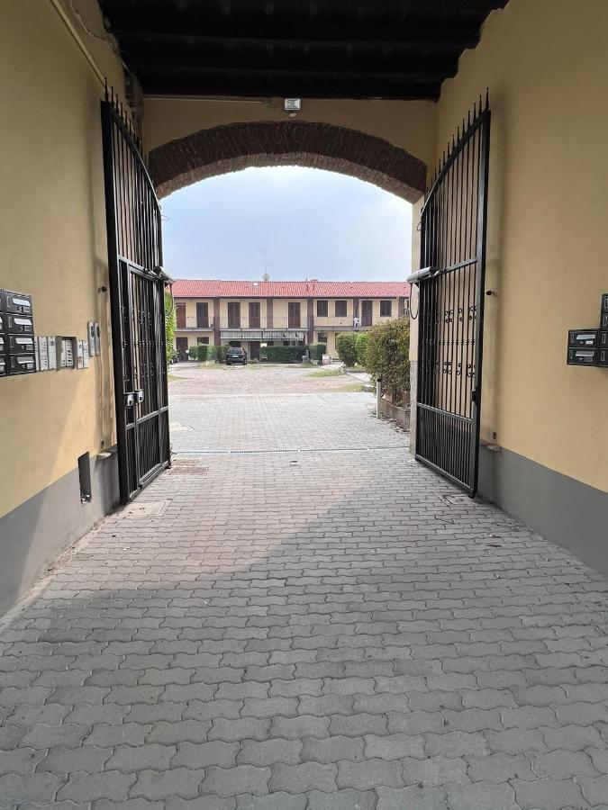 Bnbook-Monolocale Corte Borromeo Rho Exterior photo